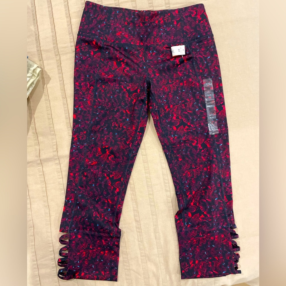 Cropped worked out leggings by Joe Fresh